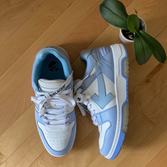 “Out of Office” Off-White OOO Sneakers - Picture 3 of 8